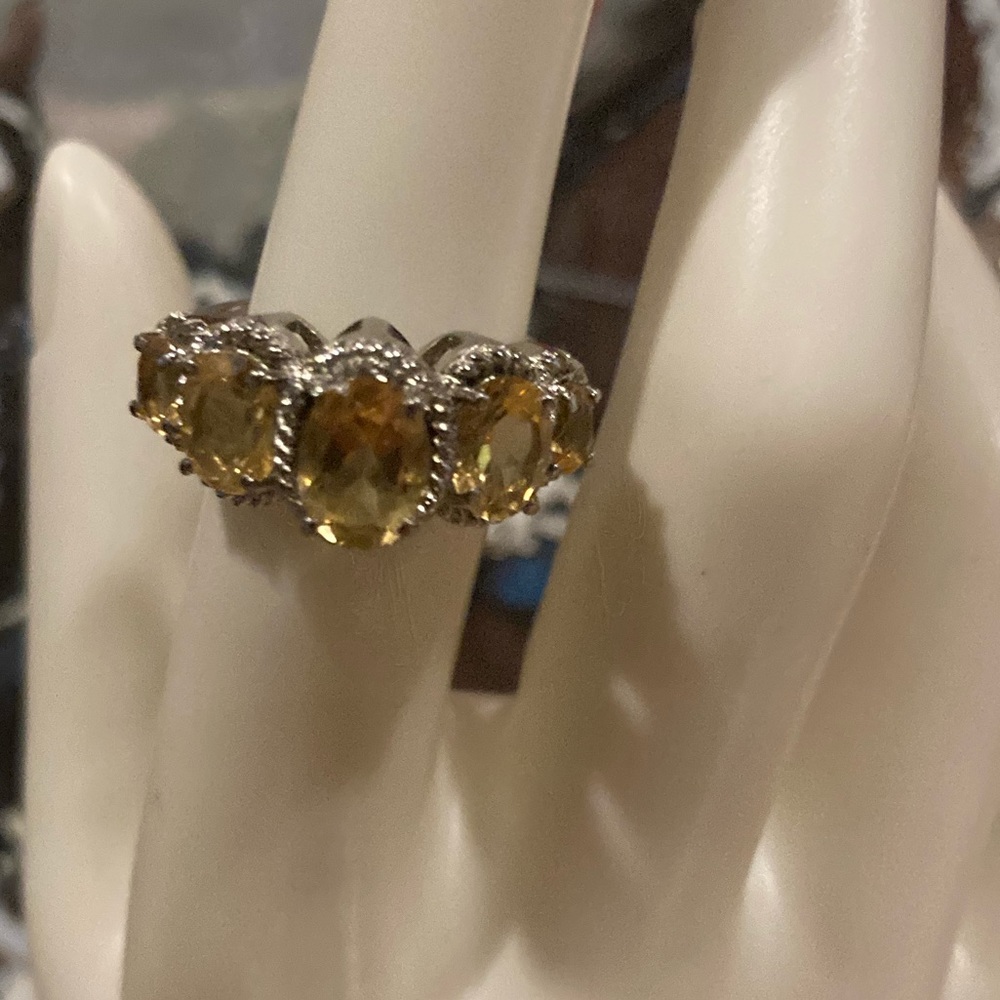 NWOT Yellow Stone Ring Size 6